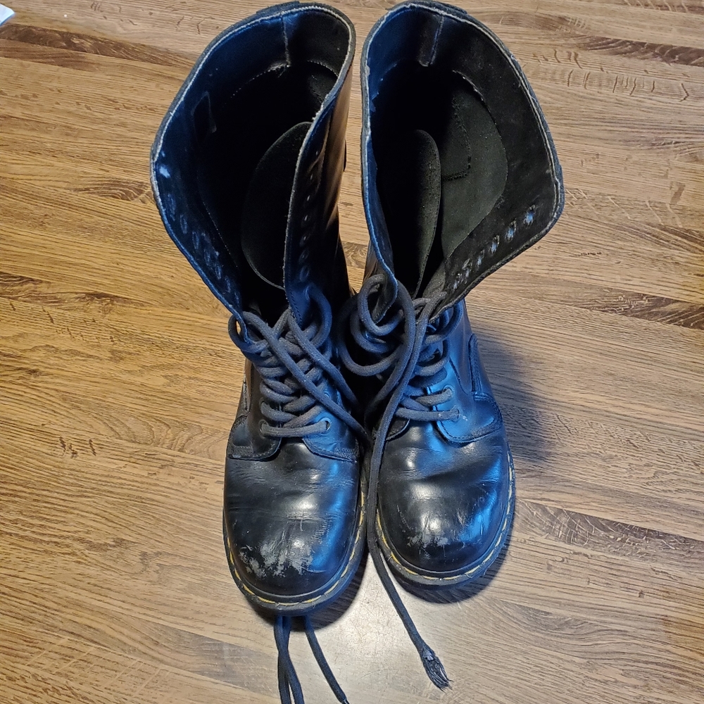 Vintage Unisex Dr. Martens
